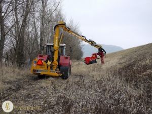 Фреза для пней ST 50H и ST 50HS с приводом от гидравлики фронтального погрузчика или экскаватора.