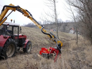 Фреза для пней ST 50H и ST 50HS с приводом от гидравлики фронтального погрузчика или экскаватора.