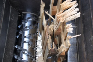 промышленные шредеры для измельчения отходов древесины, ДСП, МДФ, ТБО, поддонов и пр