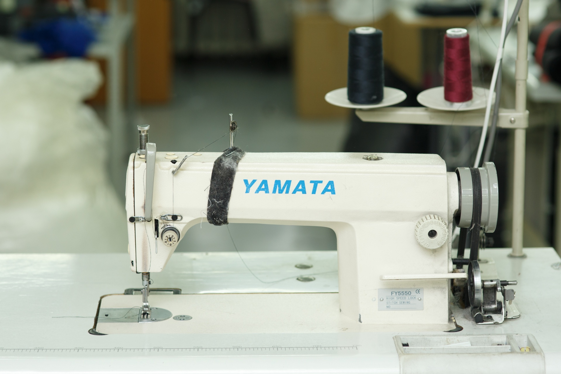 yamata FY5550 - одноигольная прямострочная машина Б/У - Биржа оборудования  ProСтанки