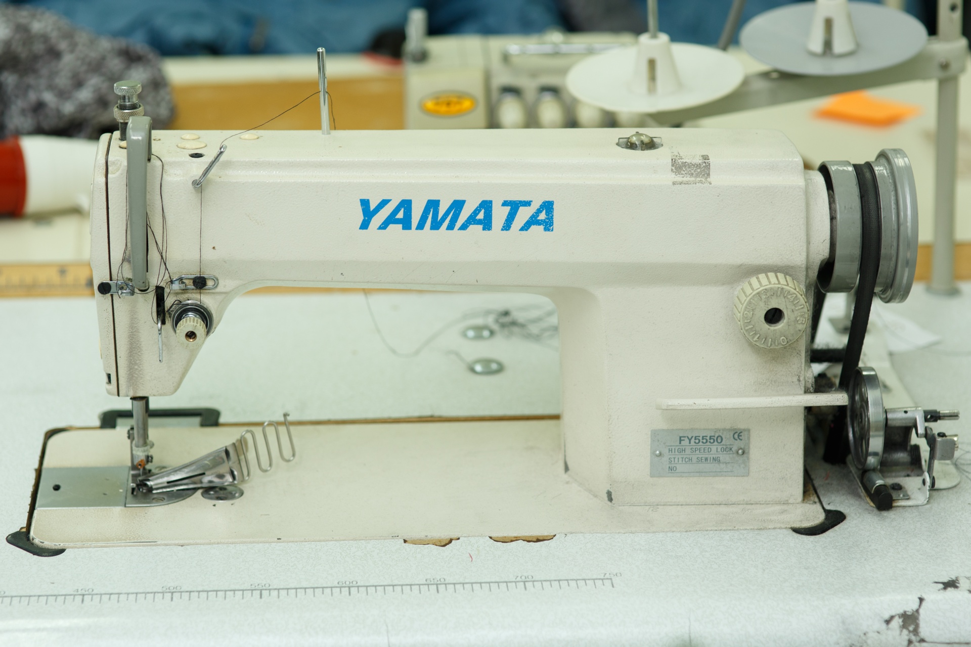 yamata FY5550 - одноигольная прямострочная машина Б/У - Биржа оборудования  ProСтанки