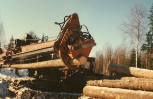 Раскряжевочная машина на базе ЛП-33