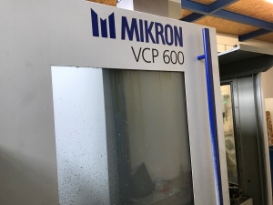 Mikron VCP 600 Вертикально фрезерный обрабатывающий центр 1999 года выпуска