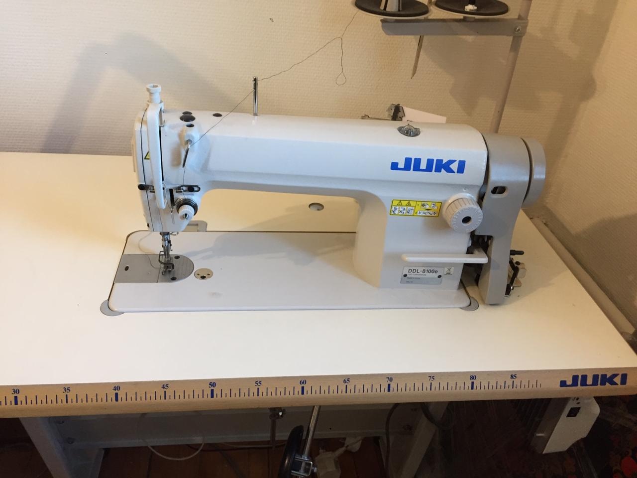Машинка juki ddl. Швейная машина Juki DDL-8100e. Швейная машина Промышленная Juki DDL-8100e. Juki 8100 швейная машина. Швейная машинка Juki 8100 e со столом.