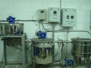 Комплект оборудования для растворения и смешивания при нагревании природных и синтетических полимеров. Применимо для йогуртов, майонеза