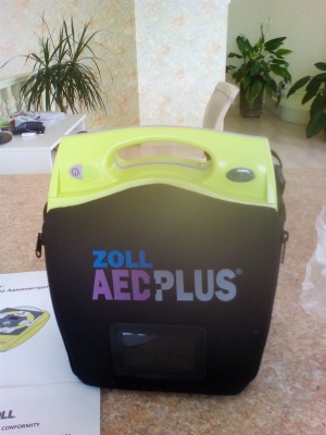 Автоматический наружный дефибриллятор Zoll AED PLUS (США)