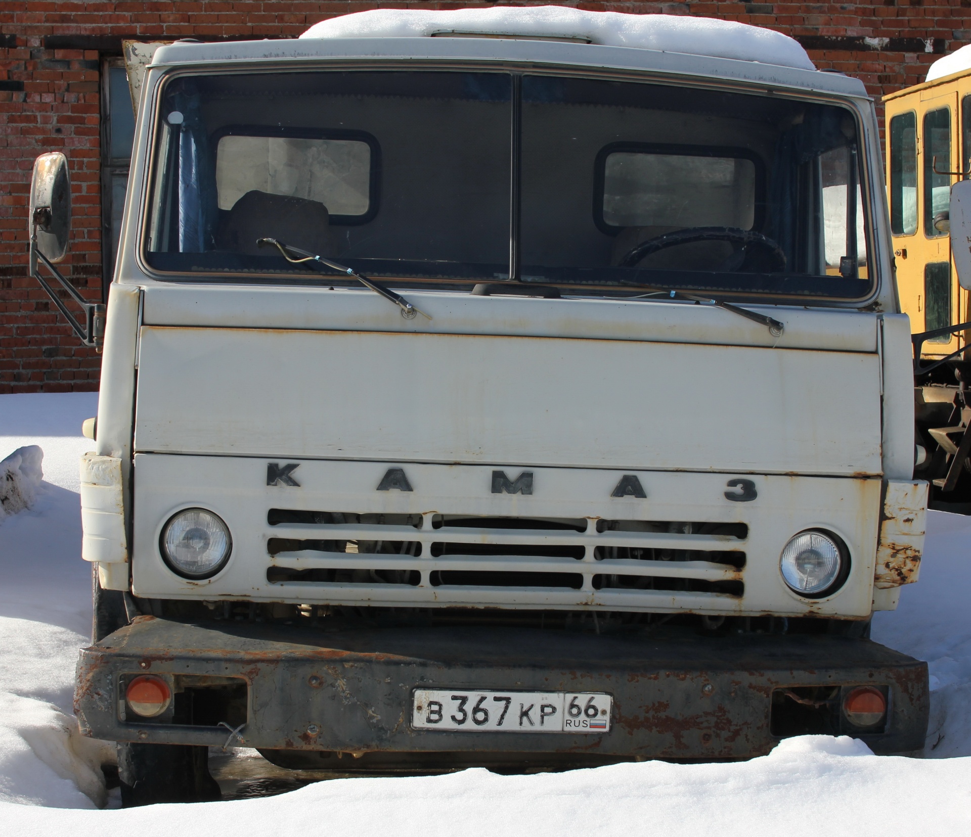 Камаз 2006 года выпуска. КАМАЗ 55111 дорожный. КАМАЗ 55111 2001 года. КАМАЗ 55111 2001 Г.В. КАМАЗ 532120 фото 1996 год.