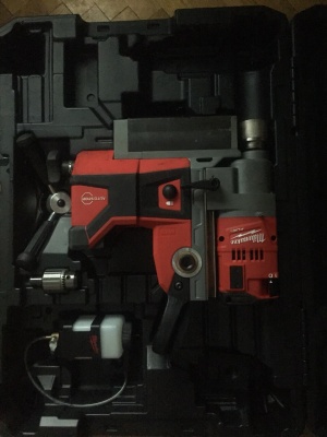 Дрель аккумуляторную магнитную Milwaukee M 18 FMPD-0C FUEL