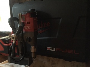 Дрель аккумуляторную магнитную Milwaukee M 18 FMPD-0C FUEL