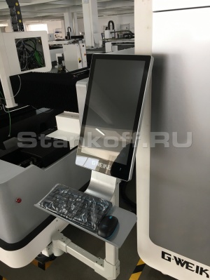 Оптоволоконный лазер с труборезным механизмом LF3015CNR/2500 IPG