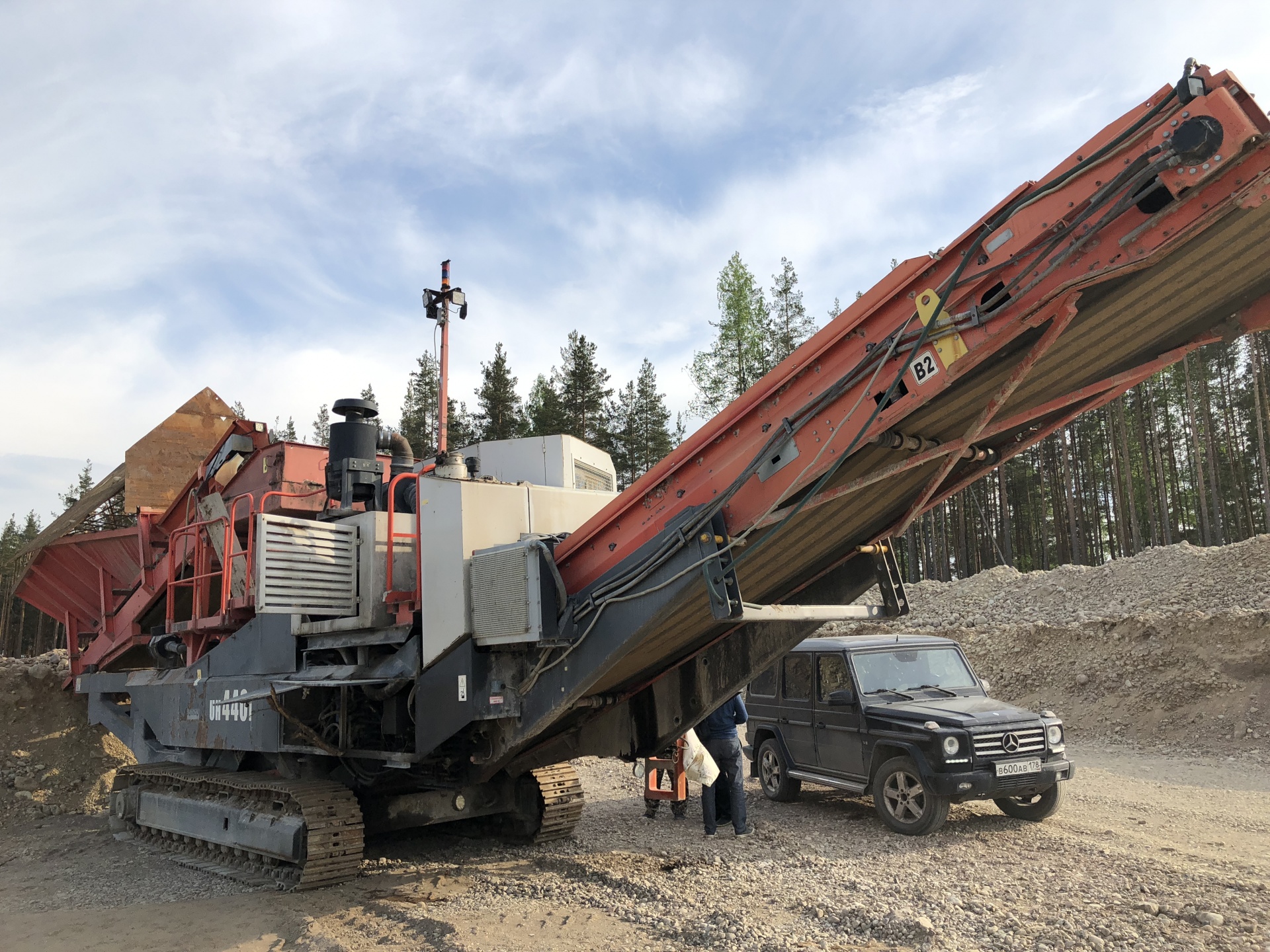 Самоходная передвижная гусеничная конусная дробилка Sandvik UH440i, 2007  г/в Б/У - Биржа оборудования ProСтанки