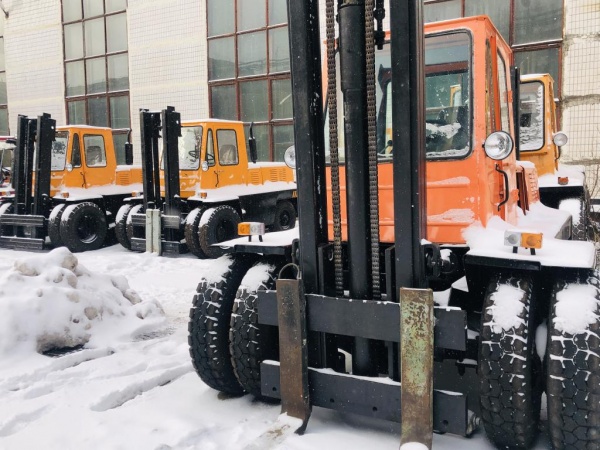 Львовский автопогрузчик АП 40810 г/п 5 тонн, высота подъема 3.3 метра