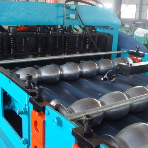 Оборудование по производстве металлочерепицы типа "Монтерей" в Китае