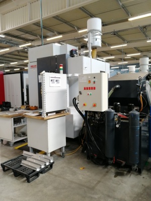 Oбрабатывающий центр - вертикальный Mori Seiki NV 4000 DCG