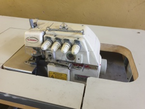 Швейное оборудование. Промышленный швейный оверлок Aurora