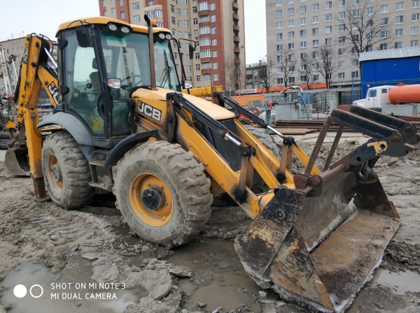 Трактор JCB 3CX