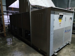 Промышленная холодильная установка для охлаждения технической воды (производитель FRIGEL Firenze, Италия)