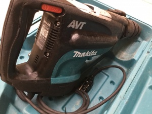 Перфоратор сетевой Makita HR5210C