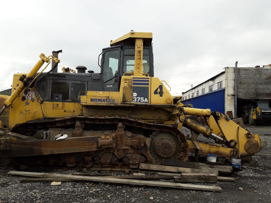 Характеристика бульдозер 375. Бульдозер Комацу 375. Бульдозер Komatsu d375a-5 2004 года. Komatsu d375a-6. Komatsu d275a-5.