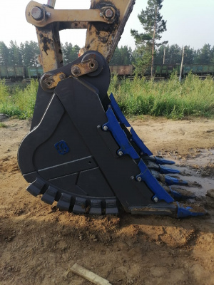 Скальный ковш Komatsu PC200-8