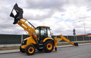 Экскаватор-погрузчик JCB 3CX Plus