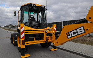 Экскаватор-погрузчик JCB 3CX Plus