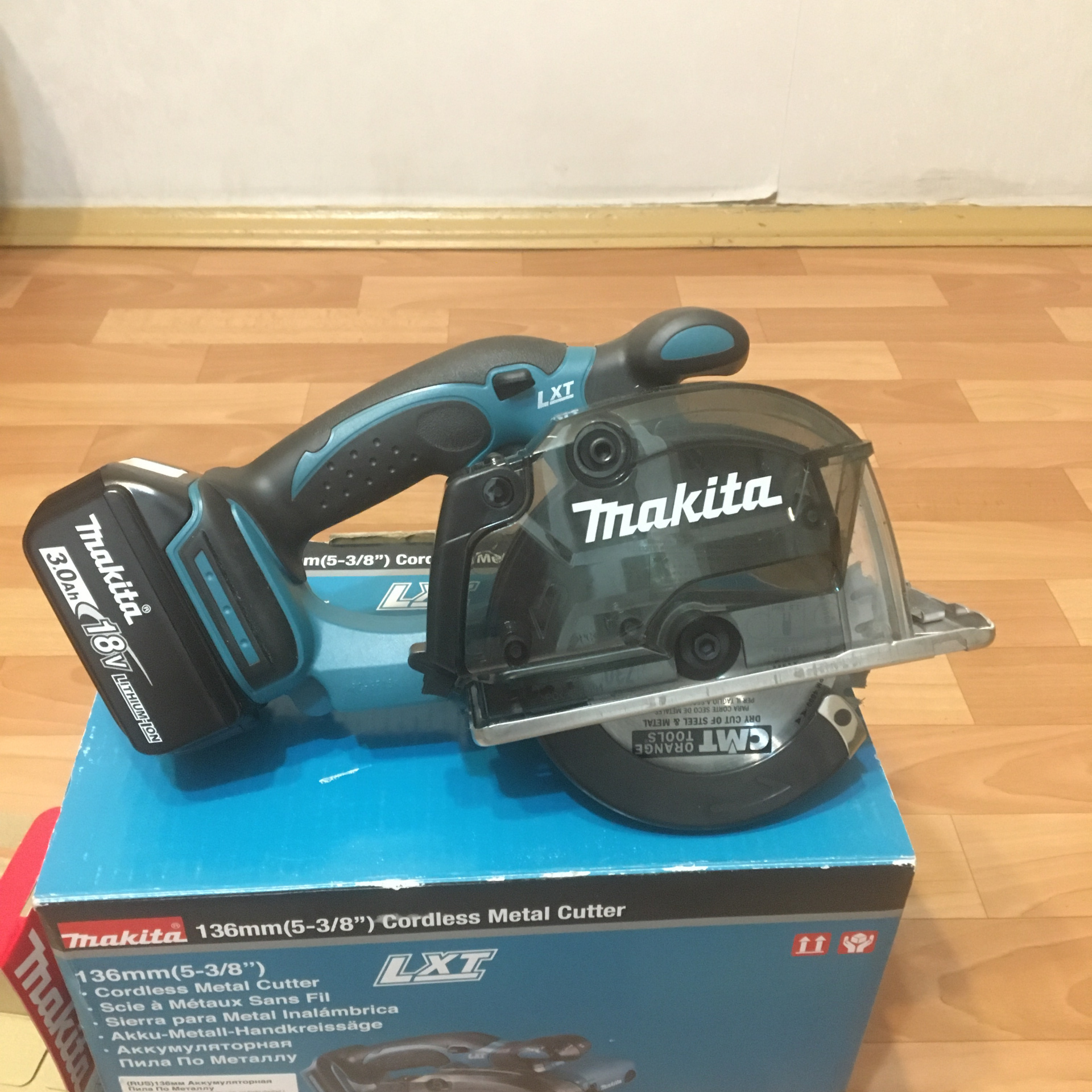 Дисковая пила по металлу Makita LXT DCS552Z Б/У - Биржа оборудования  ProСтанки