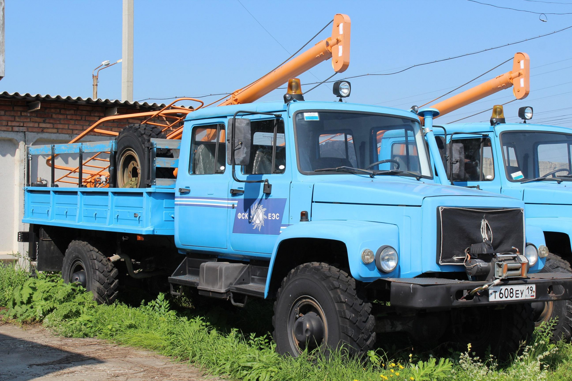 Машина бурильно-крановая (БКМ-318-01) Машина бурильно-крановая (БКМ-318-01)  48106В (48106-0000010-01) Местонахождение: Республика Хакасия Б/У - Биржа  оборудования ProСтанки