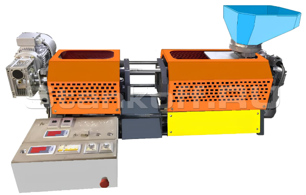 Шнековый малогабаритный термопластавтомат IMS 55