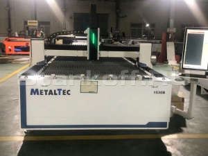 Оптоволоконный лазерный станок для резки металла MetalTec 1530B/1500 Maxphotonics