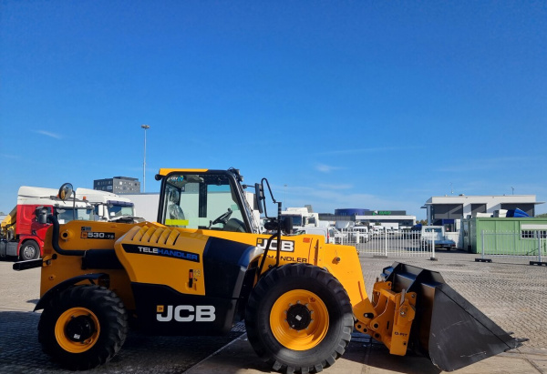 Телескопический погрузчик JCB 530-70