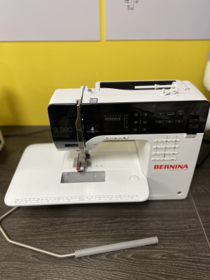 Бытовая швейная машина Bernina B380