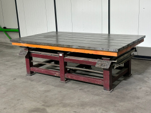 Чугунная плита с Т-пазом STOLLE - Welding Table MACH-ID 8529 Производитель: STOLLE Тип: Welding Table Год выпуска: 1995