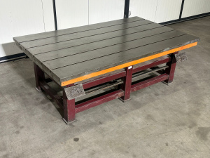 Чугунная плита с Т-пазом STOLLE - Welding Table MACH-ID 8529 Производитель: STOLLE Тип: Welding Table Год выпуска: 1995