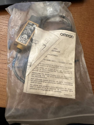 OMRON E3S-VS1E4