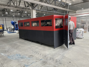 Оптоволоконный станок МодельCNC-SLF1530FSUC1 с Кабинетом 3000W