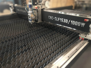 Оптоволоконный станок CNC-SLF1530S 1500 Вт