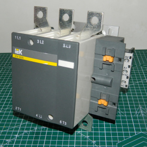 Контактор iEK КТИ 5225 400 Вольт (до 660В) 225 А (315 А) электромагнитный для АВР