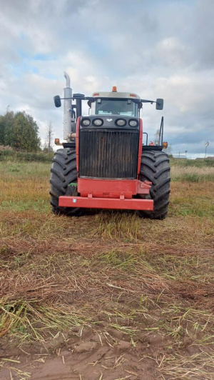 Полноприводный трактор Buhler Versatile 535