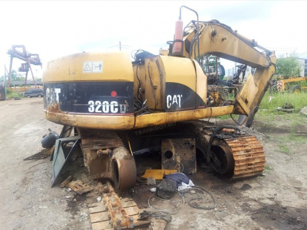 Экскаватор Caterpillar 320 CU, рег. номер ХМ 6697 2000 г.в