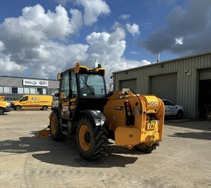 Телескопический погрузчик JCB 540V140