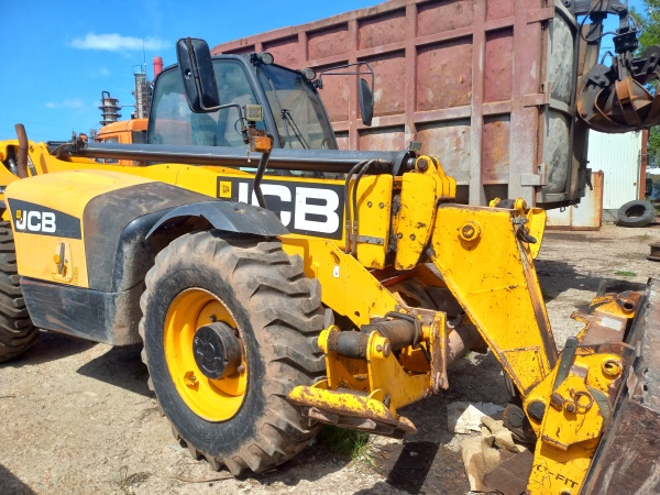 Телескопический погрузчик JCB 540-140