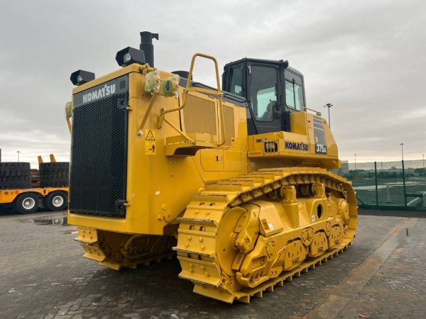 Komatsu D375A-6R