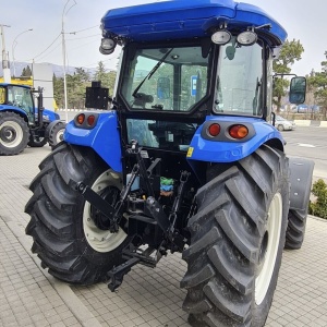 Колесный трактор New Holland TD5.110