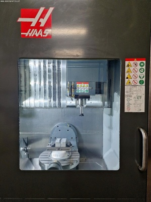 Вертикальный обрабатывающий центр с ЧПУ HAAS UMC-750SS