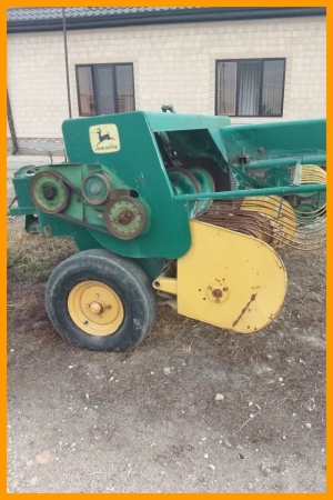 Тюковый пресс подборщик John Deere Bartling 4804