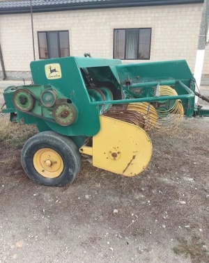 Тюковый пресс подборщик John Deere Bartling 4804