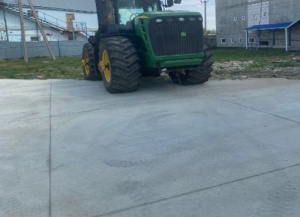 Трактор сельскохозяйственный John Deere