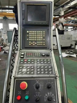 Тайваньский портальный обрабатывающий центр Xiehong PRW-426L Система FANUC 21i-MB