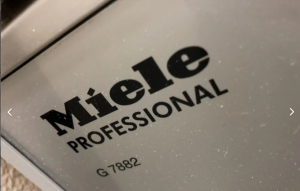 Лабораторная посудомоечная машина Miele G7882